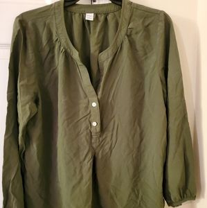 Old navy long sleeve shirt